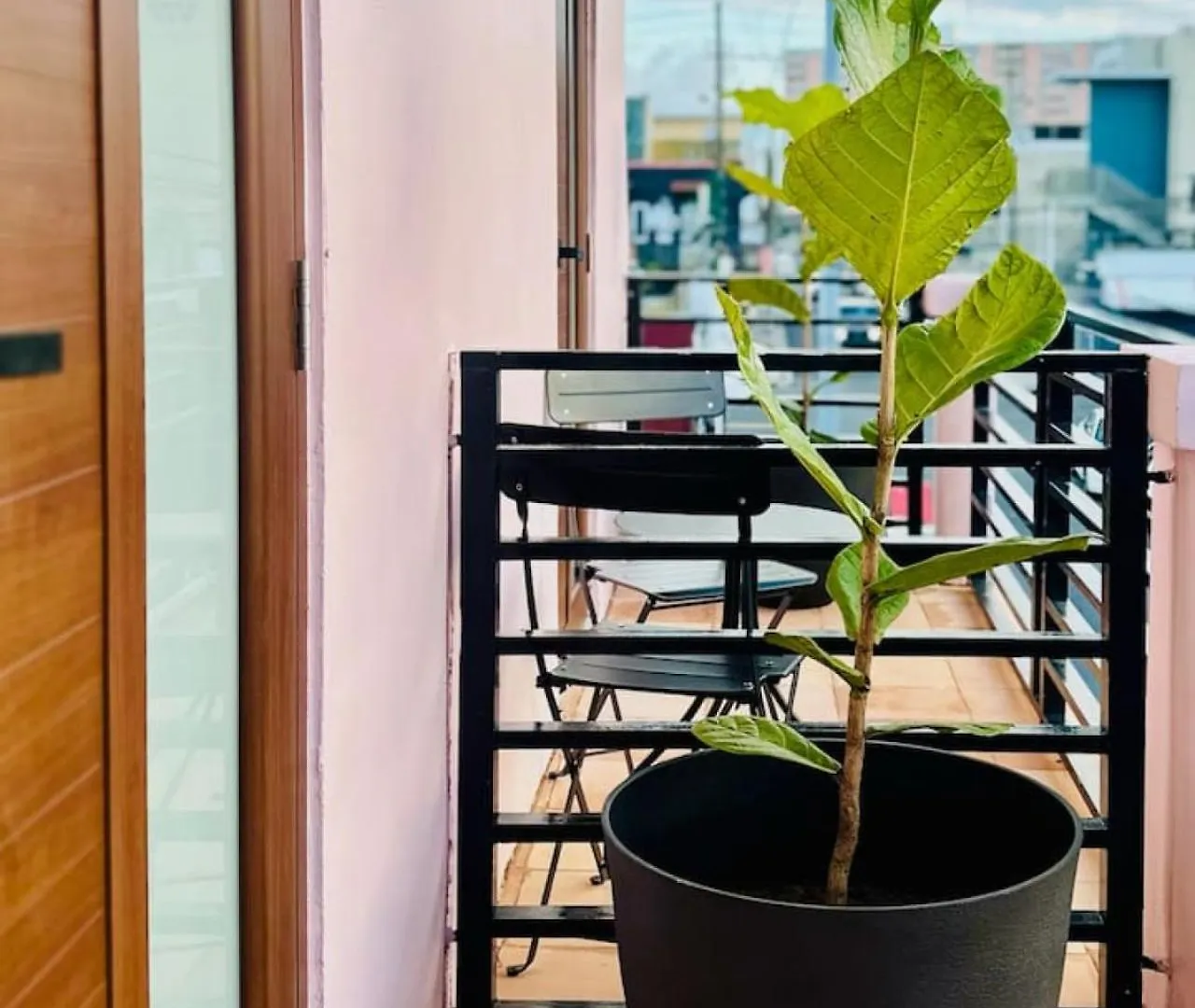 Room 11 Balcony Bliss In Creative Santurce サンジョアン 0*,  プエルトリコ